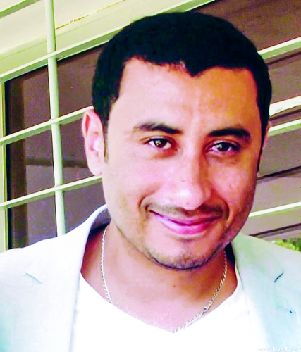الكاتب والمترجم المغربي محمد أيت حنا